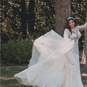 Elegant White Lace Wedding Dress